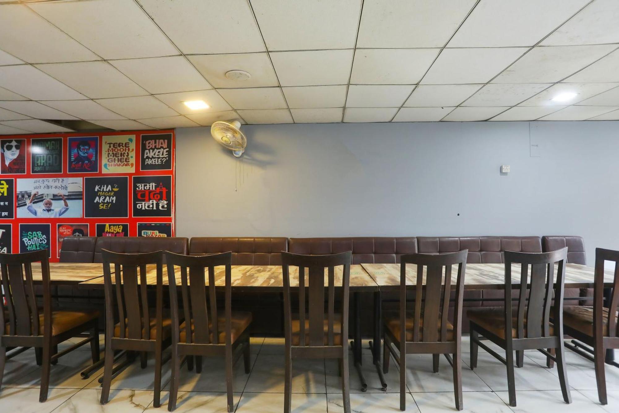 Collection O Harsh Hotel & Restaurant 비와디 외부 사진